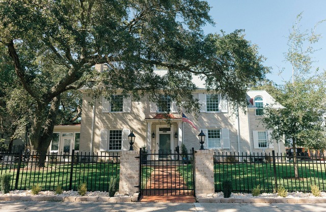 The Carriage House Inn Bed and Breakfast