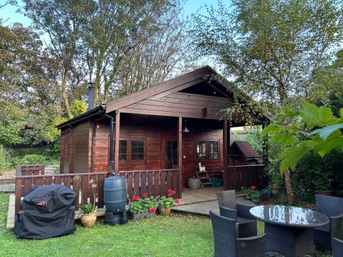 The Chalet @ Giltar Grove Country House
