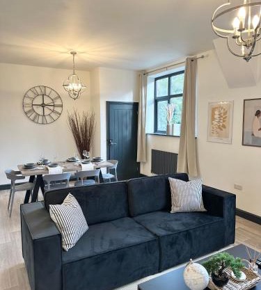 The Chatsworth Sleeps 6 King Size Beds