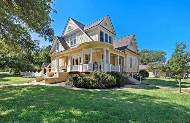 The Clary House Home of the Texas A&M Aggies