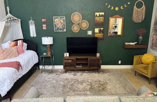 “The Clementine” Boho Home in Orlando’s Food Scene