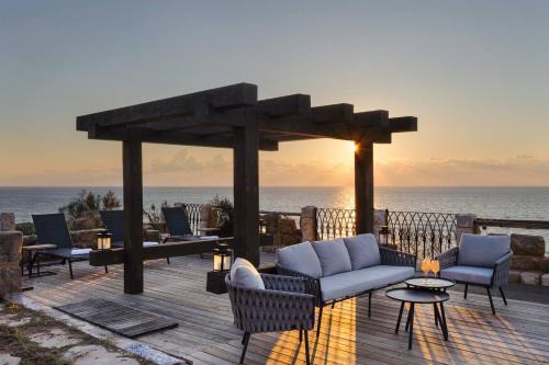 The Cliff House וילה על הצוק עם נוף לים