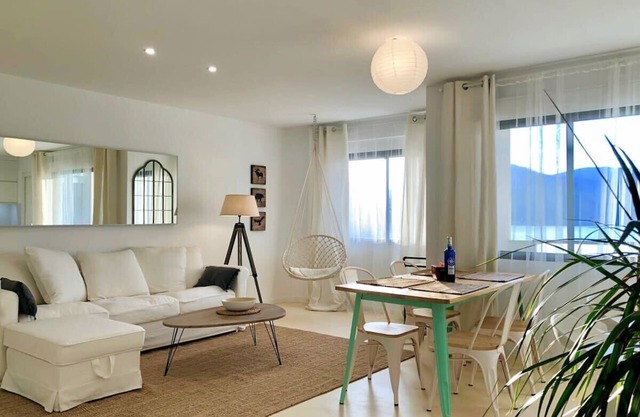 The Cliffs Vicedo - The Harbour