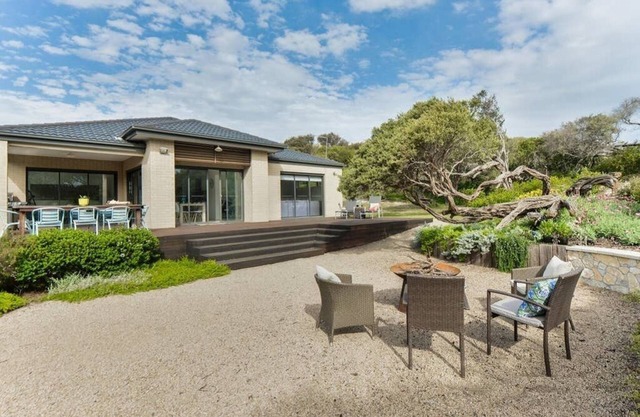 The Coastal Retreat @ St Andrews Beach