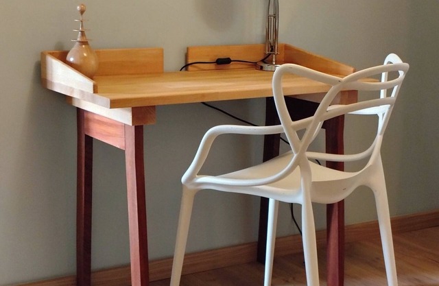 The cocoon under the vine