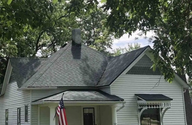 The Cottage In Moorhead - fully renovated and restored 2bed/2 bath that sleeps 6