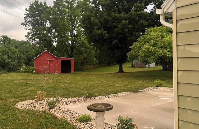 The Cottage is a charming 3-bedroom house in Jamesville…minutes to Syracuse!