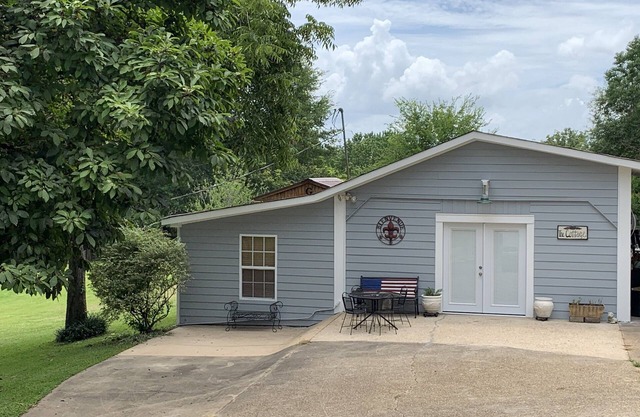 The Cottage on College Street