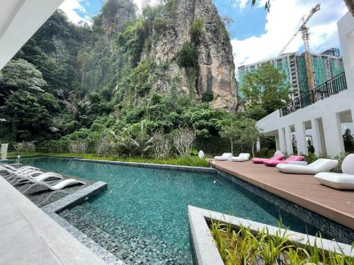 The Cove Ipoh Garden East, Taman Ipoh Permai, Garden East, 31400 Ipoh, Perak, Fully Air-Con