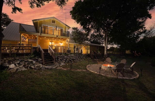The Daffodil - A luxury haven with Hot Tub and Firepit