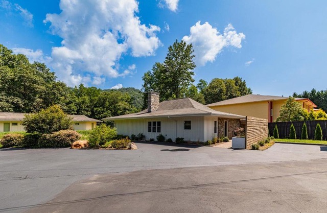 The Dogwood Bungalow