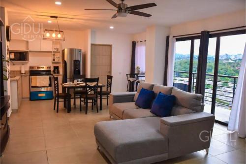 The Downtown Apartment - 3 A/C bedroom + WiFi