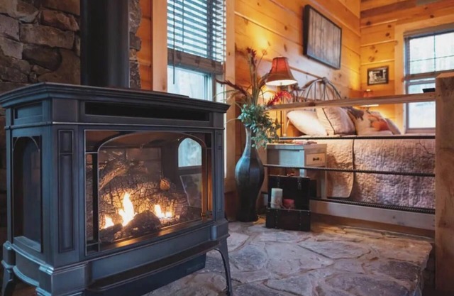 THE DREAM ROOM/Quiet & Romantic new build - Blue Ridge/Cherry Log GA.