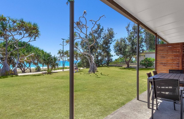 The Dreamery 2 - Absolute Beachfront Tugun
