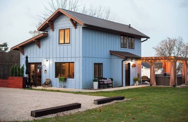 The Driftless Blue Villa | Hot Tub & Fireplace | Close to Downtown
