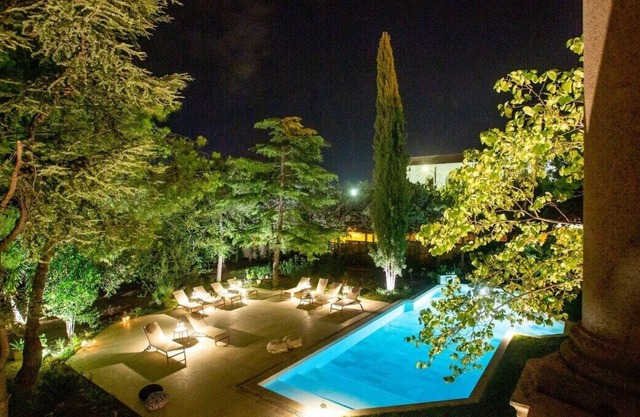 The elegant resort has various houses with independent entrances from the park