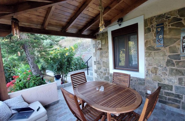 The Garden House, Sitia