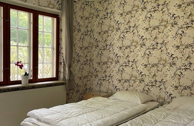The Gatekeeper’s Cottage at Hindemae Estate – Cozy Stay in Historic Surroundings