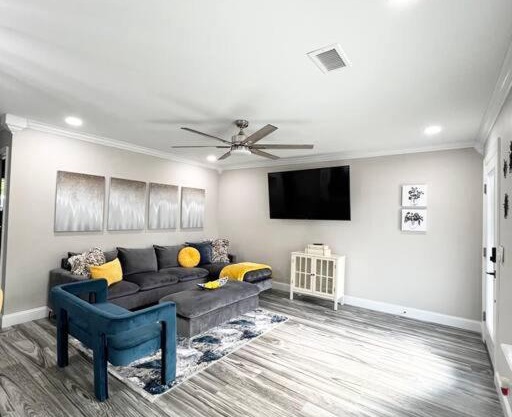*The Gem* Stylish 2 Bedroom 1 Bathroom Newly Renovated