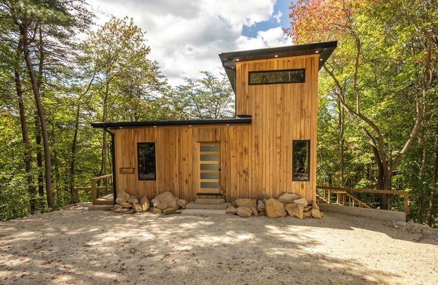 The Goldenrod Cabin in Red River Gorge, Goldenrod Cabin in Red River Gorge, KY