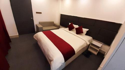 The Grand Mafi Hotel & Suites