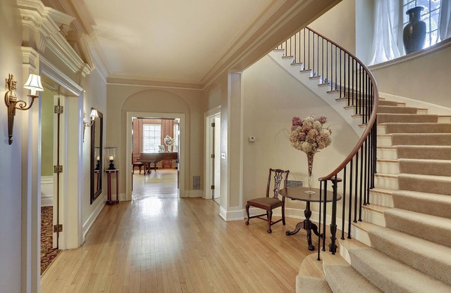 The Grand Mansion on Pillsbury