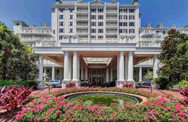 The Grand Sandestin Golf & Beach Resort Studio sleeps four shuttle to private beach