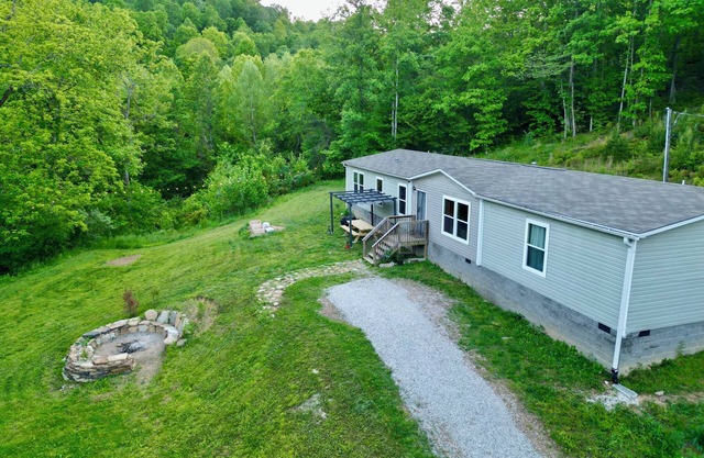 The Green House/Red River Gorge/WiFi/Private/Cliff Views/Peaceful