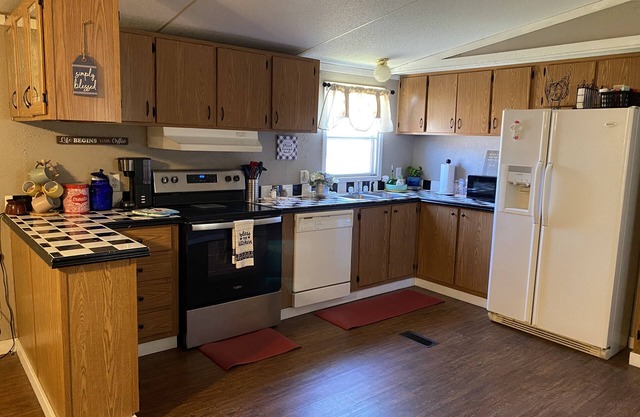 The Hacienda~ A Simple Home~5 minutes from Lake Texoma!