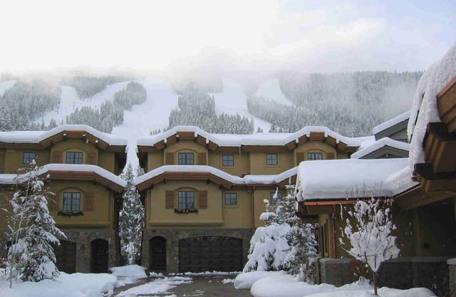 The Hemingways is a ski-in, ski-out residence located in beautiful Sun Valley