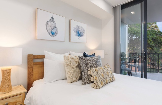The Hideaway - Newcastle CBD Apartment