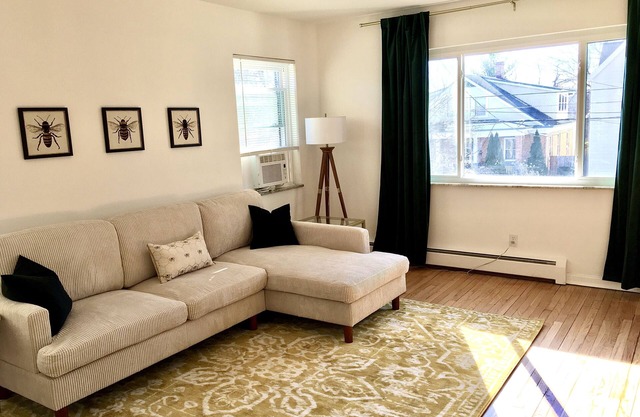 The Hive 🐝 Pet Friendly, 1Bed/1Bath Apartment Unit for Long Term Stays