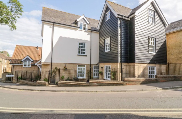 THE HOIST, family friendly in Ely
