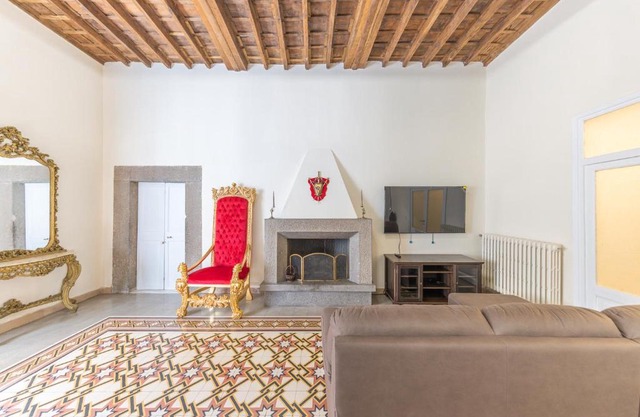 The House of Thrones