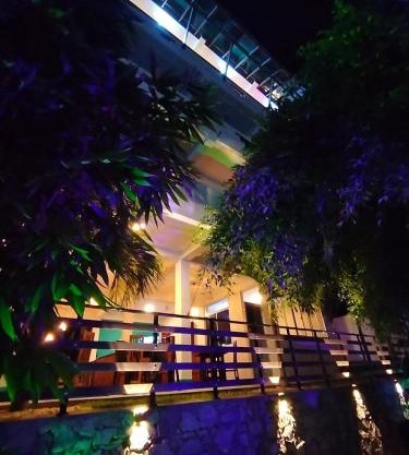 The Hoxton Bay