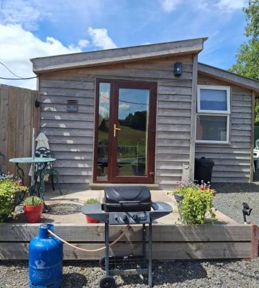 The Hut B & B