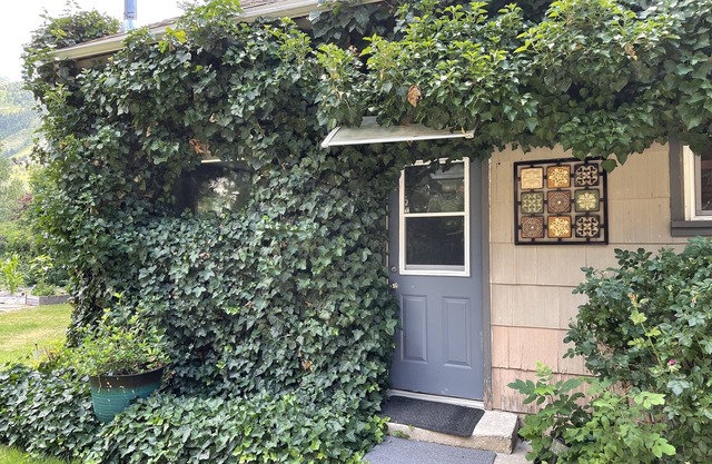 The Ivy Cottage in Little Cottonwood, Sandy Utah