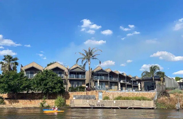 The Jetty Comfort, Unit 13