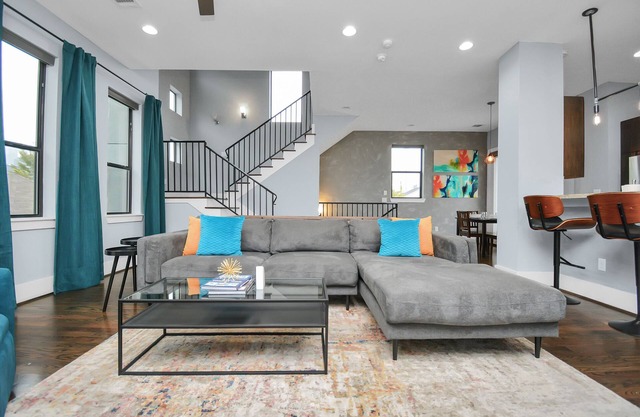 The Jewel At Webster | Skyline Views | Sleeps 10