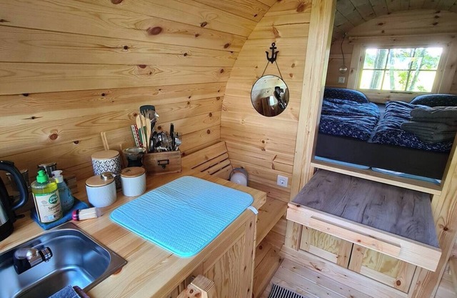 The Kirsche - Rustic sleeping barrel in East Frisia