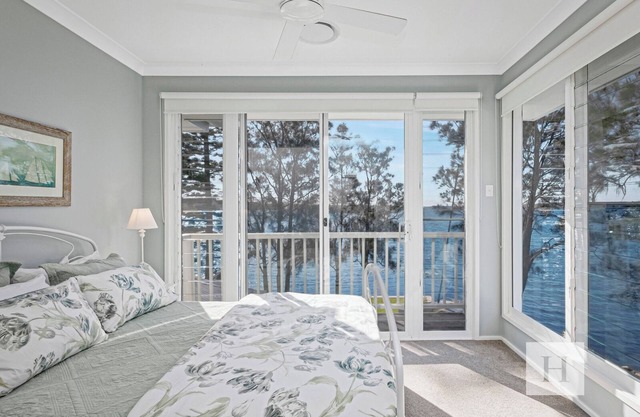 The Lakehouse Retreat - Waterfront w/Jetty!