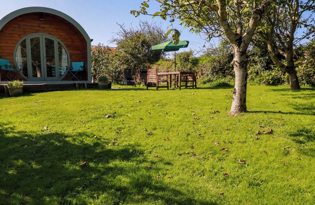 THE LAMB SHACK, character holiday cottage, with a garden in St Teath