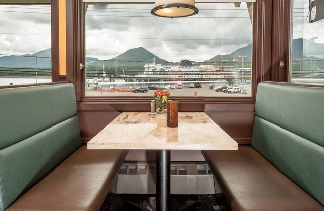 The Landing Hotel & Restaurant