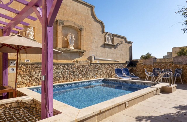 The Lavender House - Two Bedroom Villa, Sleeps 6