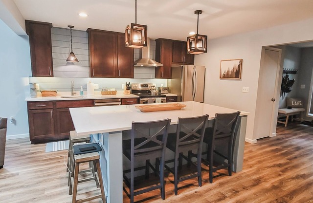 The Lazy Bear - Newly updated townhome in Deep Creek. Minutes to everything!