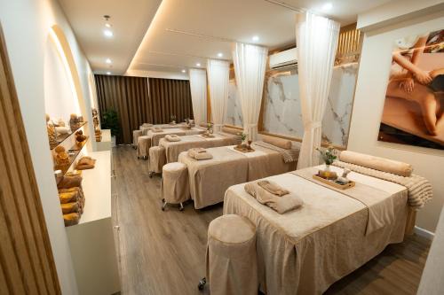 The Lin Beauty Center