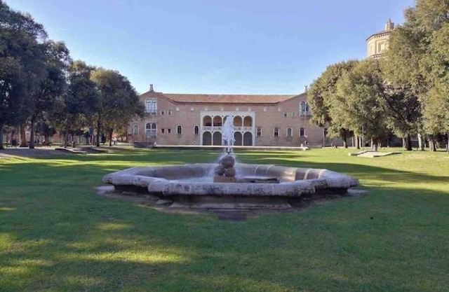 The Little House in the Circle