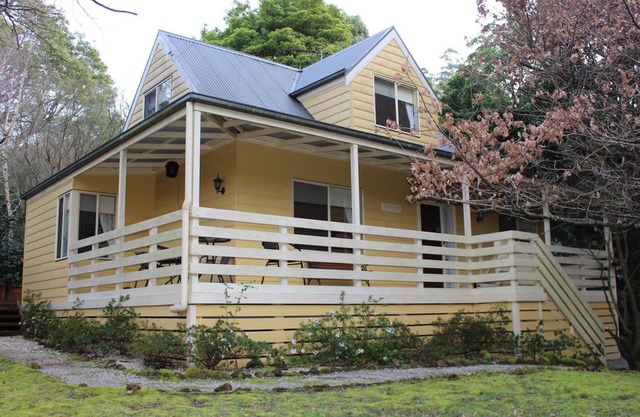 The Loft-Cottage WarburtonnSave by staying two nights or more