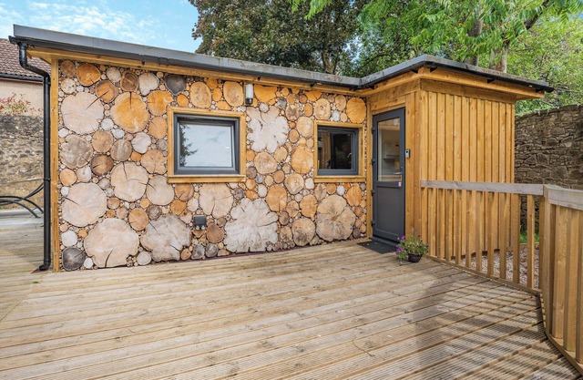 The Logstack- UK42984