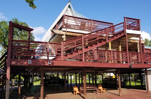 The Louisiana Lake House at Bundicks